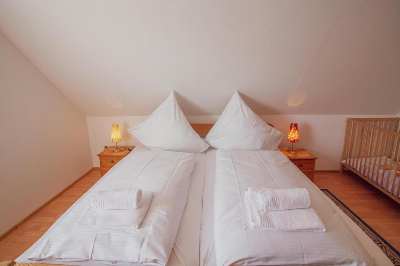 Haus Leuchtturm - Ebbe Apartment ครุมเฮิร์น ภายนอก รูปภาพ